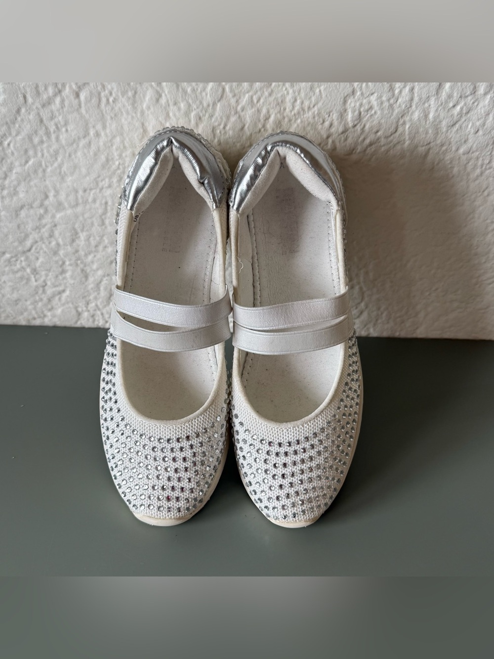 Kenneth Cole Reaction Caldwell Women's Walking white rhinestones sz 7 - Picture 2 of 9